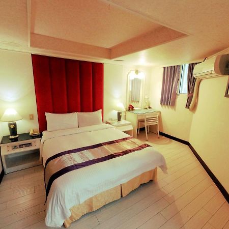 Athens Hotel Taichung Bagian luar foto