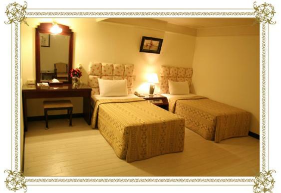 Athens Hotel Taichung Bagian luar foto