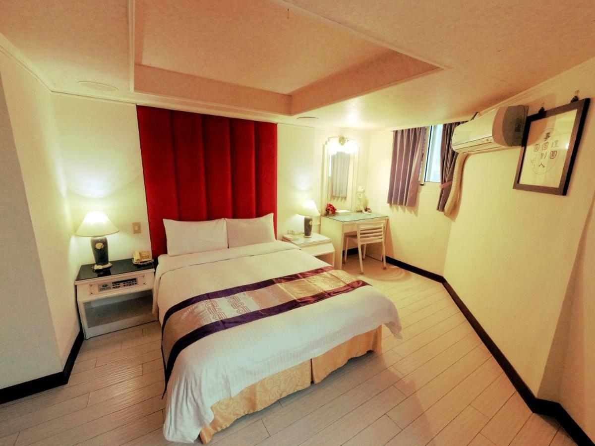 Athens Hotel Taichung Bagian luar foto
