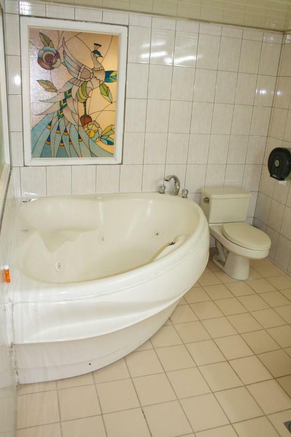 Athens Hotel Taichung Bagian luar foto