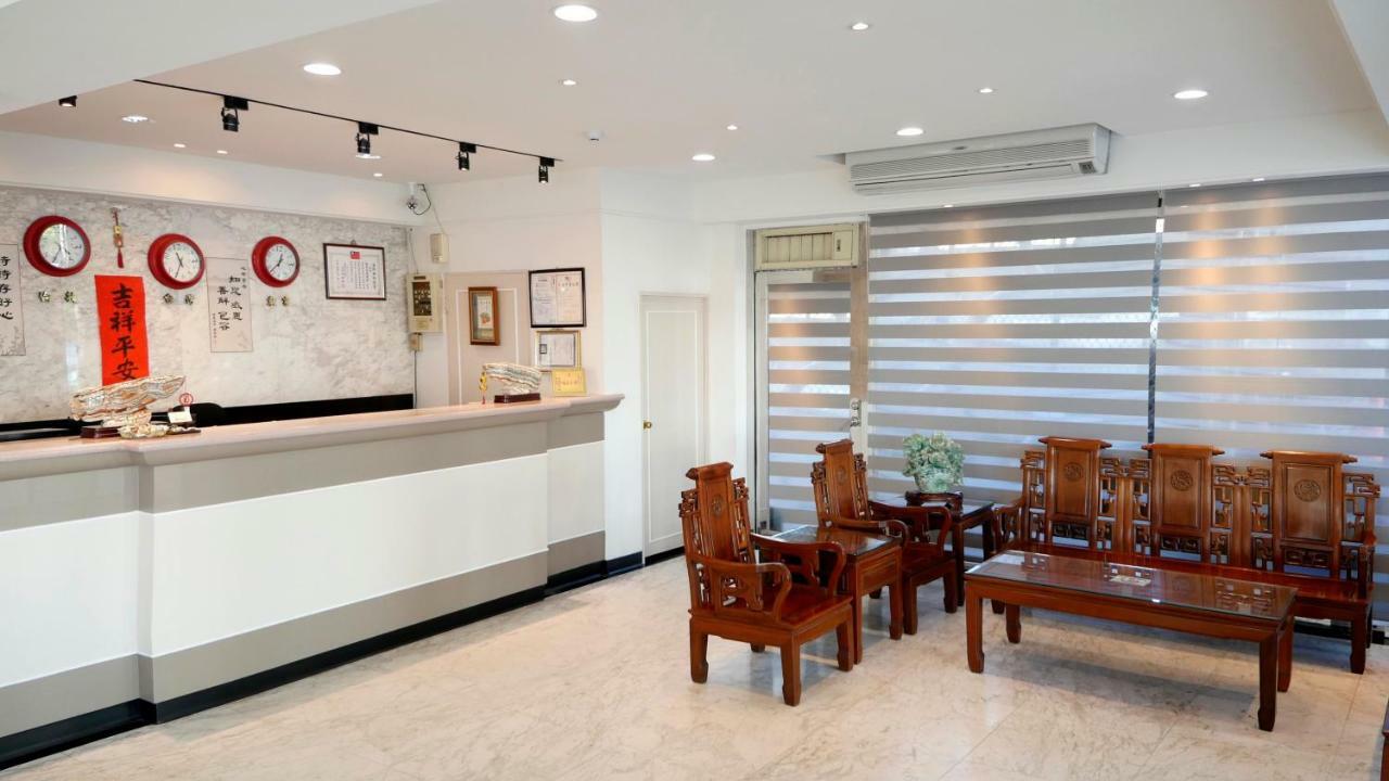 Athens Hotel Taichung Bagian luar foto