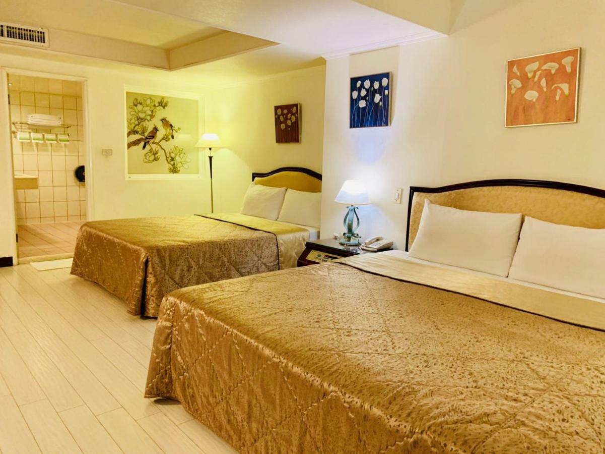 Athens Hotel Taichung Bagian luar foto
