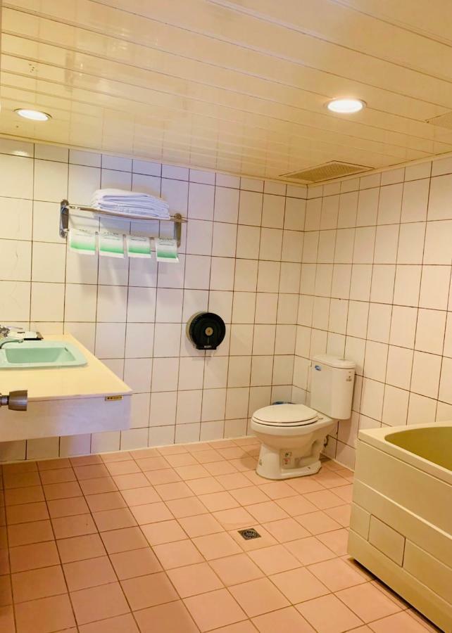 Athens Hotel Taichung Bagian luar foto