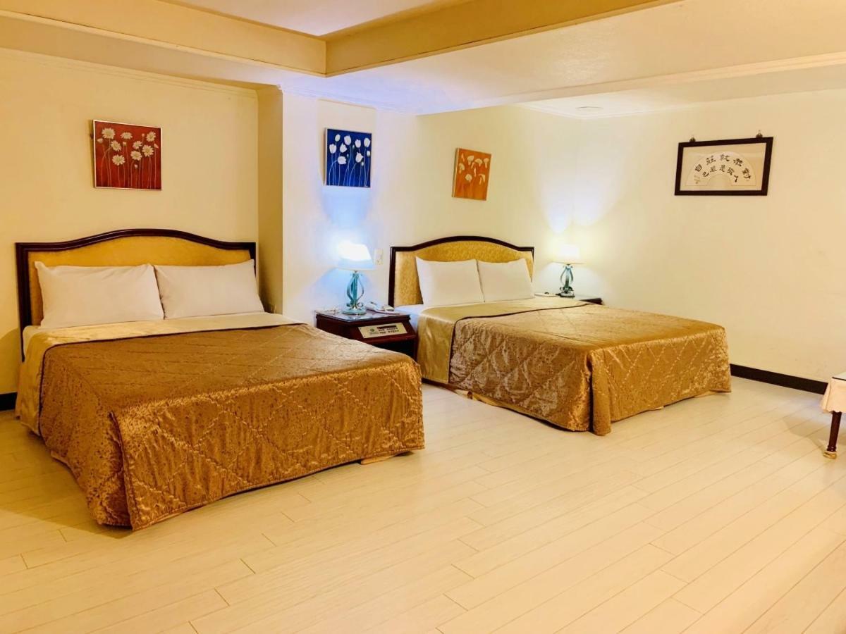 Athens Hotel Taichung Bagian luar foto