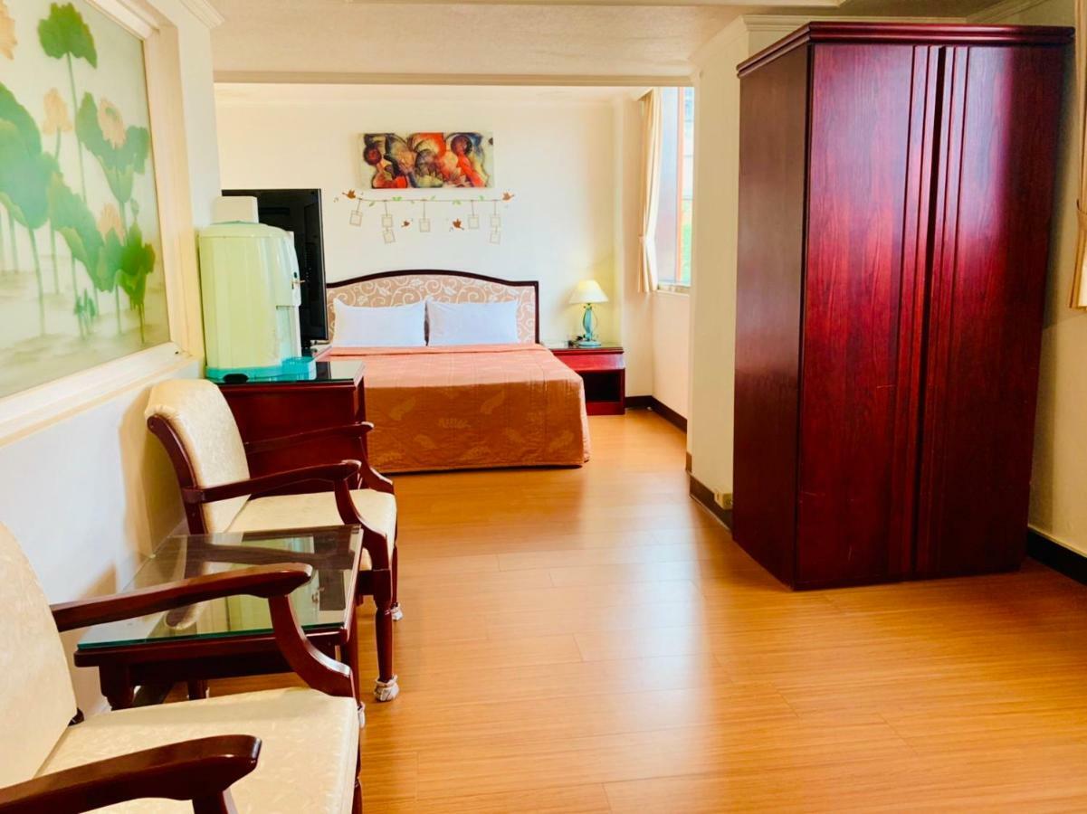 Athens Hotel Taichung Bagian luar foto